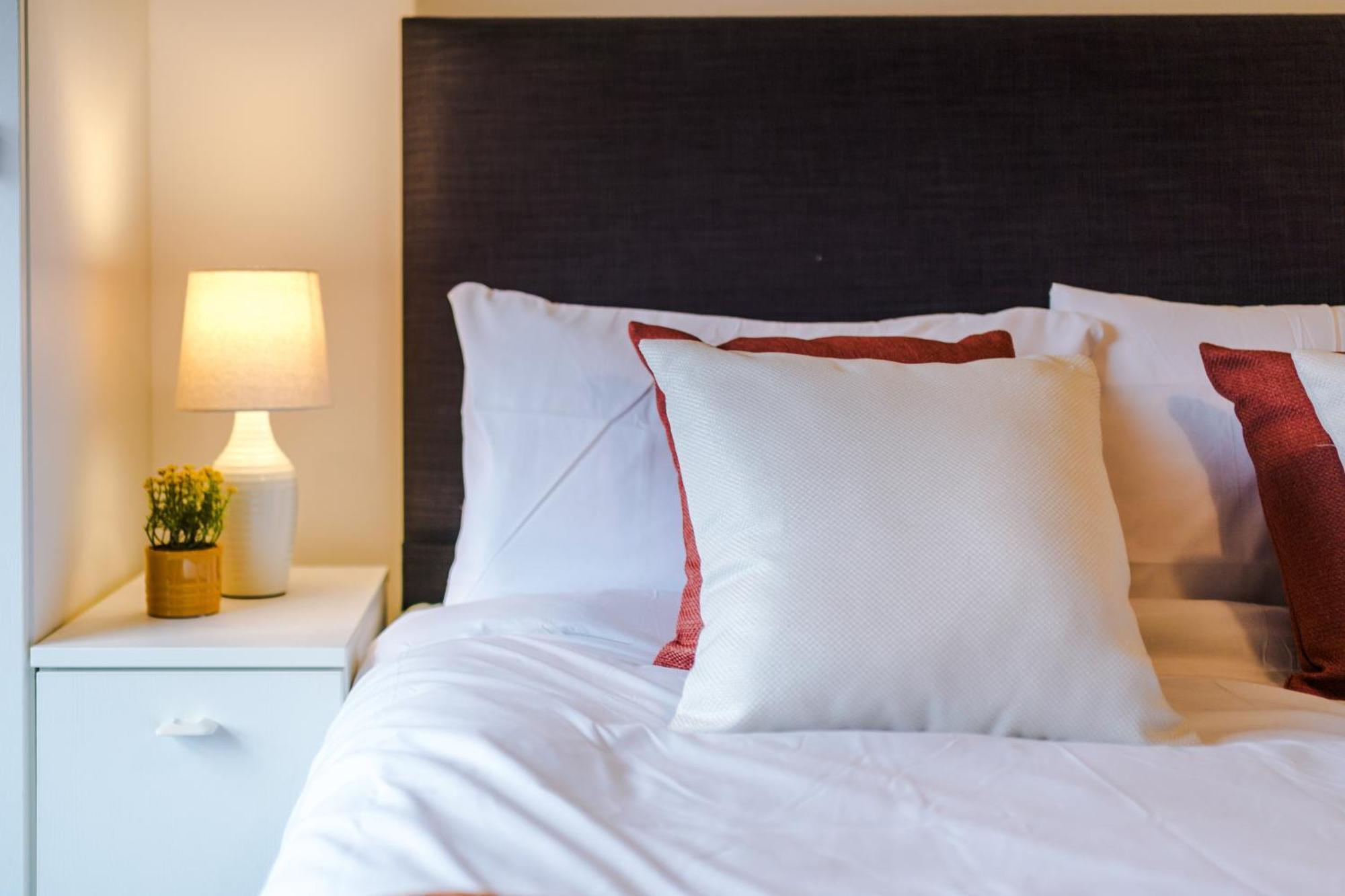 2 King Size Beds In Manhattan Styled Oversize Apartment Leeds  Exterior foto
